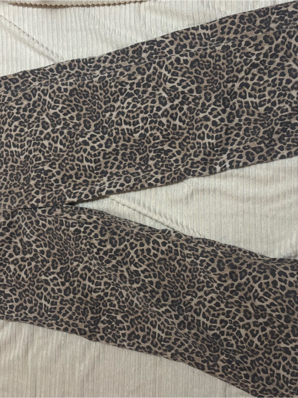 Women’s American Eagle Leopard Print low rise wide leg jeans